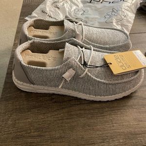 Brand New Hey Dude Stretch Cloud